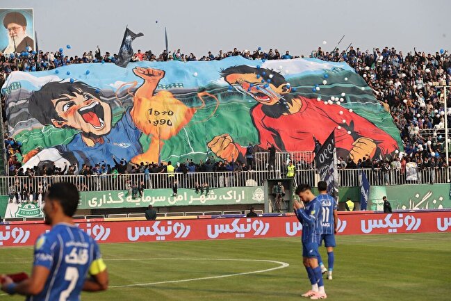 خوش و بش رضاییان با نیمکت پرسپولیس/ اعتراض حیدری و طاهری نسبت به تصمیم‌های داور