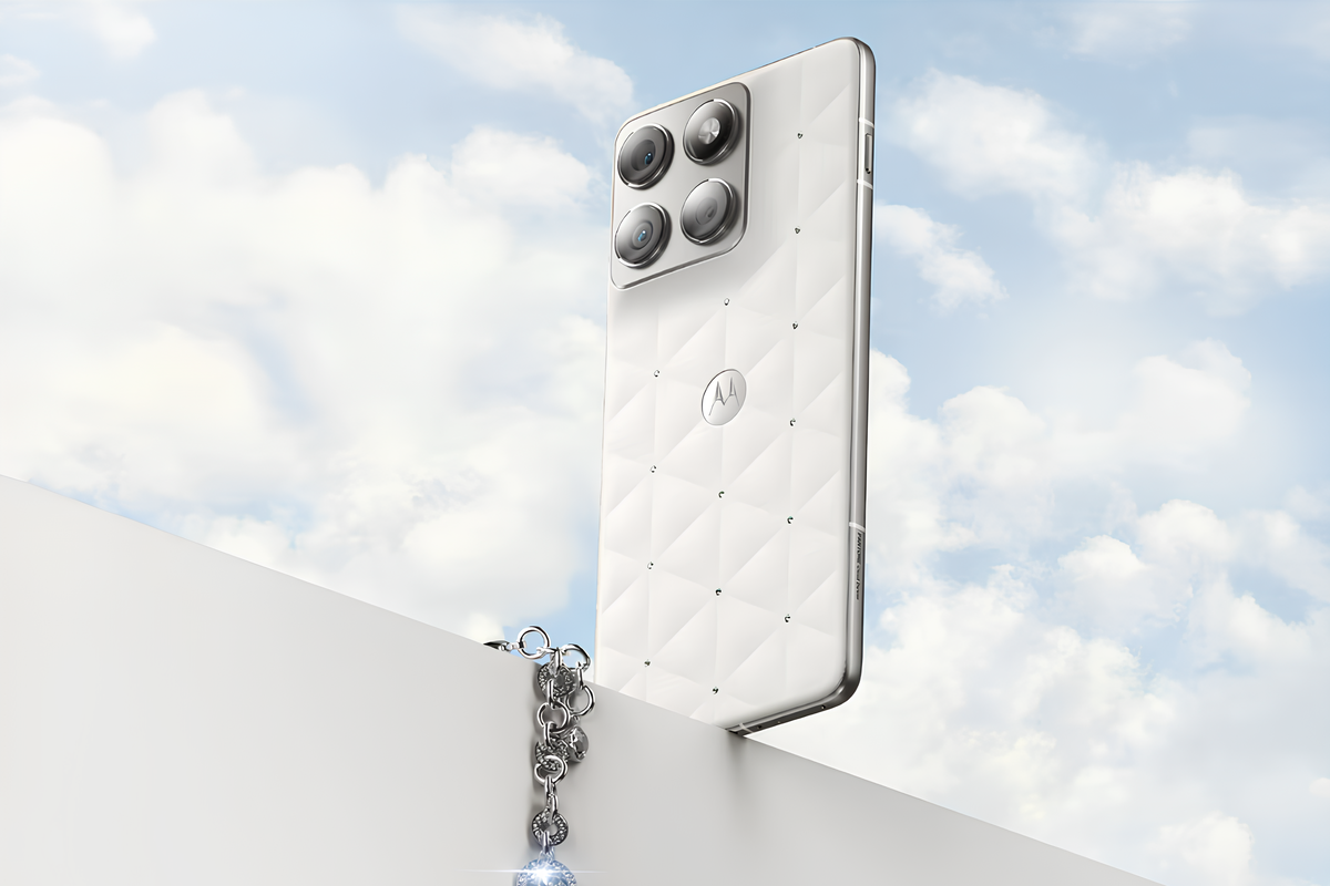 موتورولا گوشی جدید خود را با رنگ سال به بازار می‌فرستد