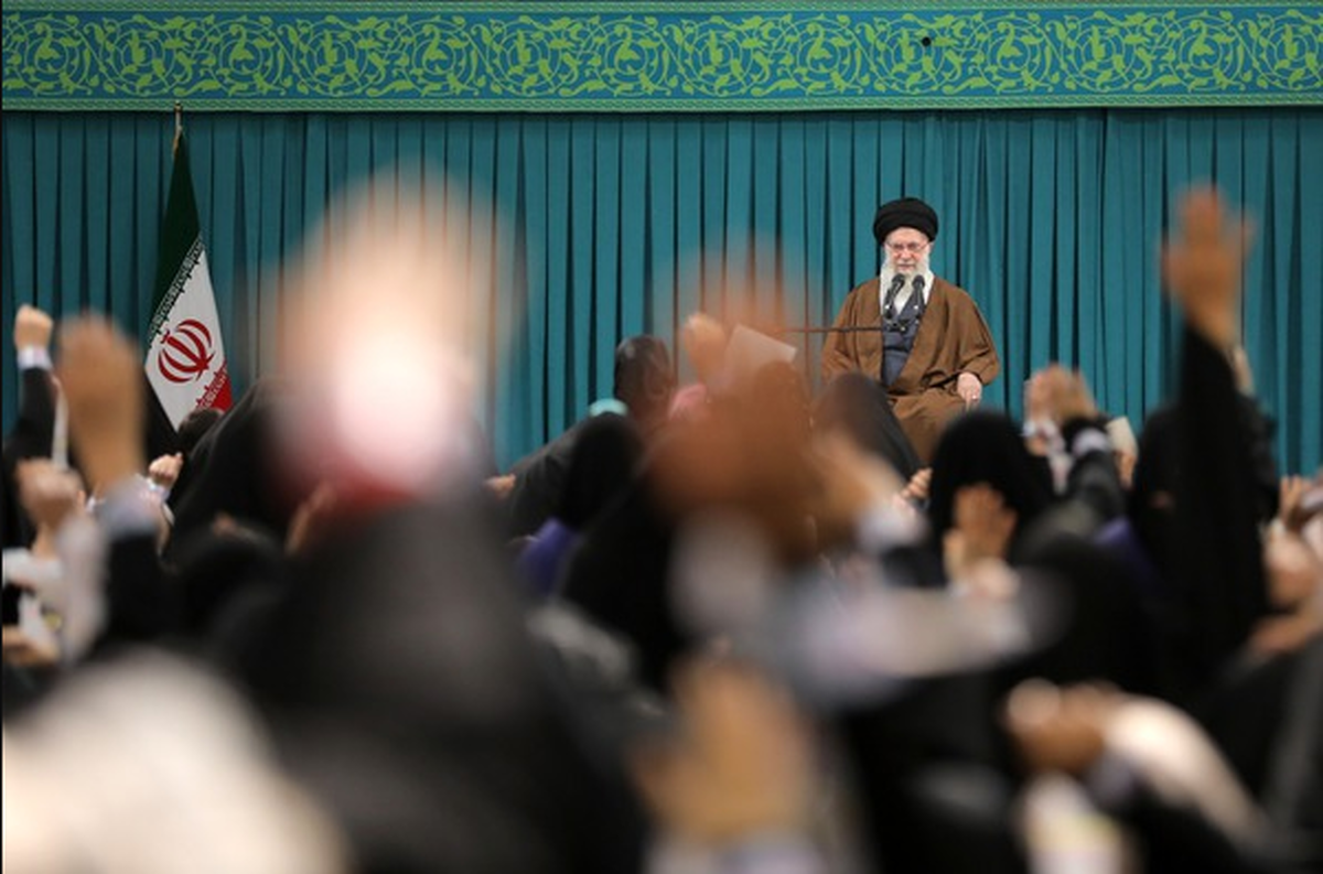 ۸ پرسش و پاسخ برای درک بیانات رهبر انقلاب درباره زن