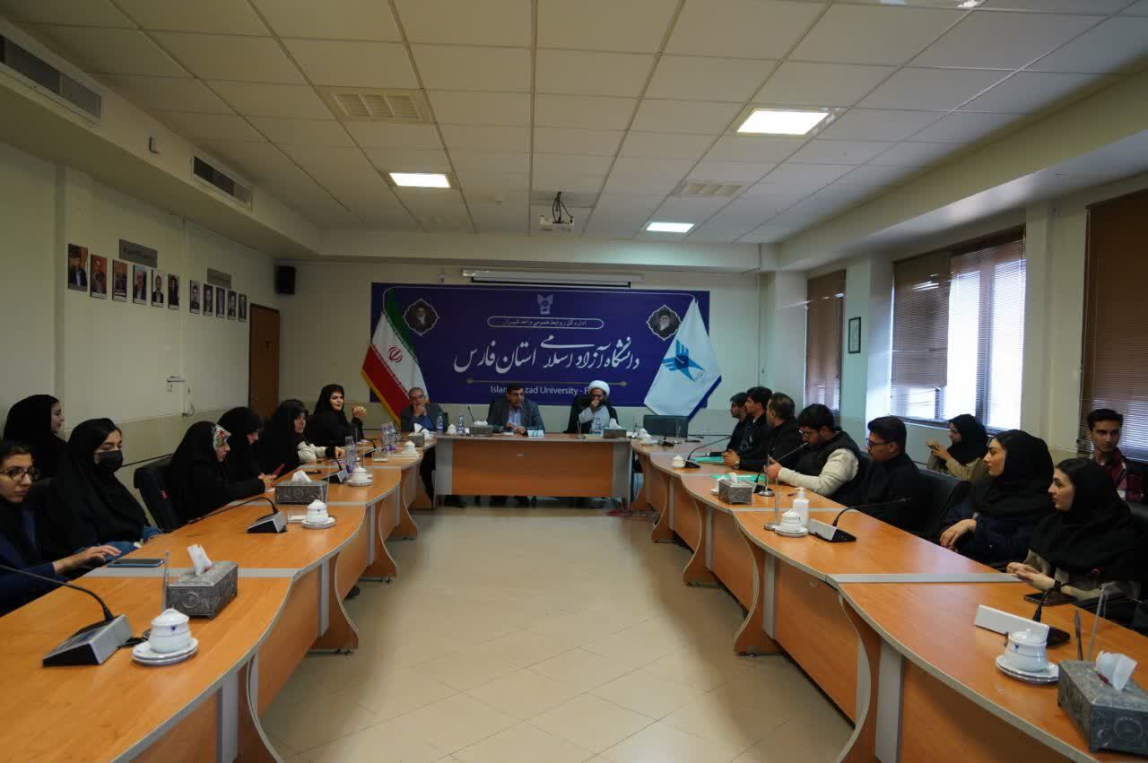 دانشجو باید جسور باشد!/ هشدار به استادان کمکار و تأکید بر هموارسازی مسیر نقد سازنده دانشجو باید جسور باشد!/ هشدار به استادان کمکار و تأکید بر هموارسازی مسیر نقد سازنده