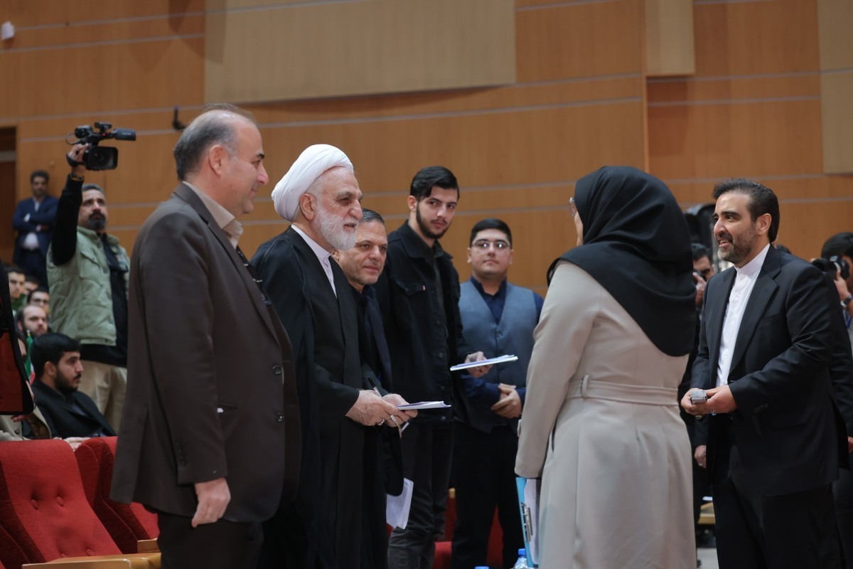 رئیس قوه قضائیه وارد زنجان شد  حضور اژه‌ای در جمع دانشجویان دانشگاه زنجان