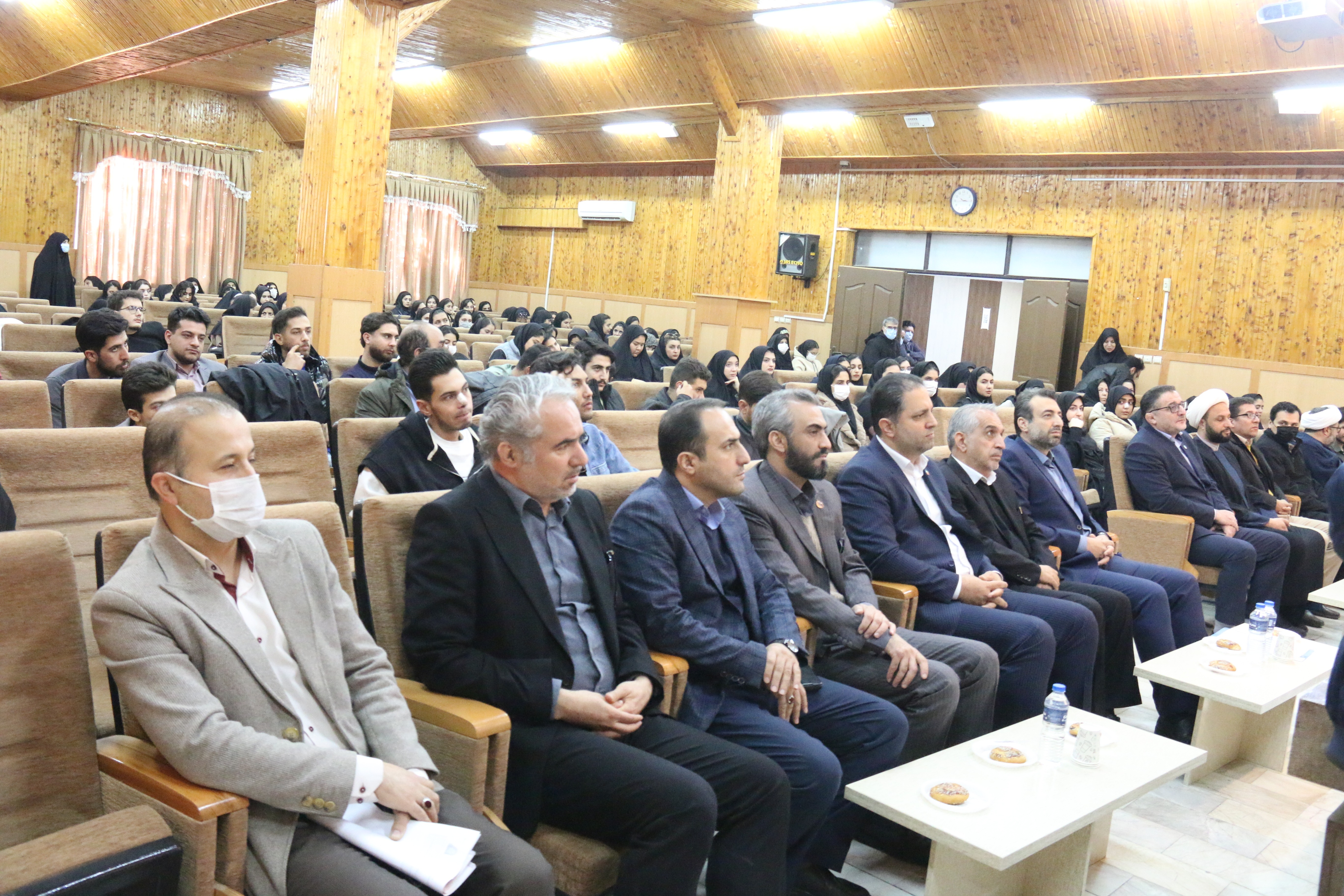 بهرهگیری نسل جوان از فرصتهای آموزشی و پژوهشی برای پیشبرد برنامههای توسعهای کشور بهرهگیری نسل جوان از فرصتهای آموزشی و پژوهشی برای پیشبرد برنامههای توسعهای کشور