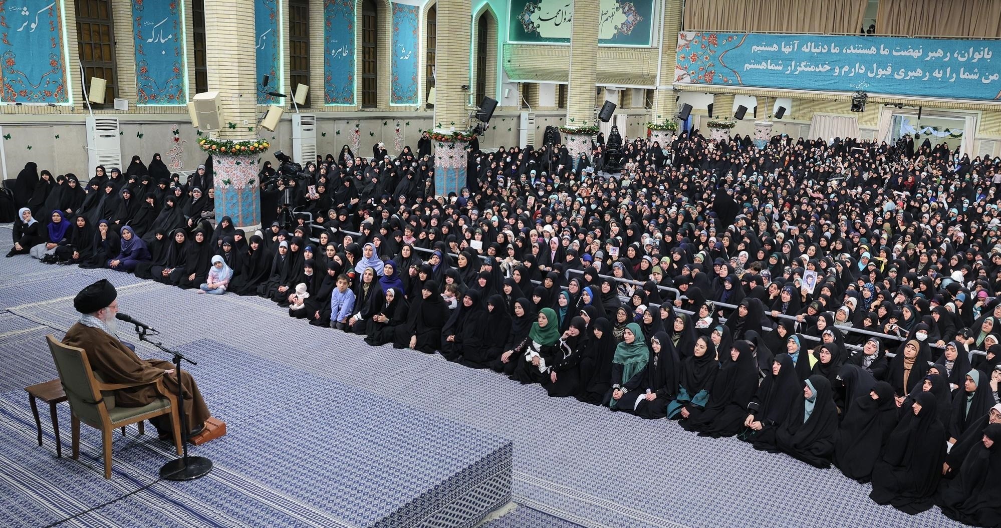 منظومه فکری رهبری درباره زن، نگاهی تمدنی و جریانساز دارد/ راز موفقیت زن انقلابی چیست؟ منظومه فکری رهبری درباره زن، نگاهی تمدنی و جریانساز دارد/ راز موفقیت زن انقلابی چیست؟