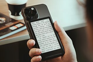 کتابخوان مغناطیسی ایکس‌تینک به پشت گوشی‌های هوشمند متصل می‌شود