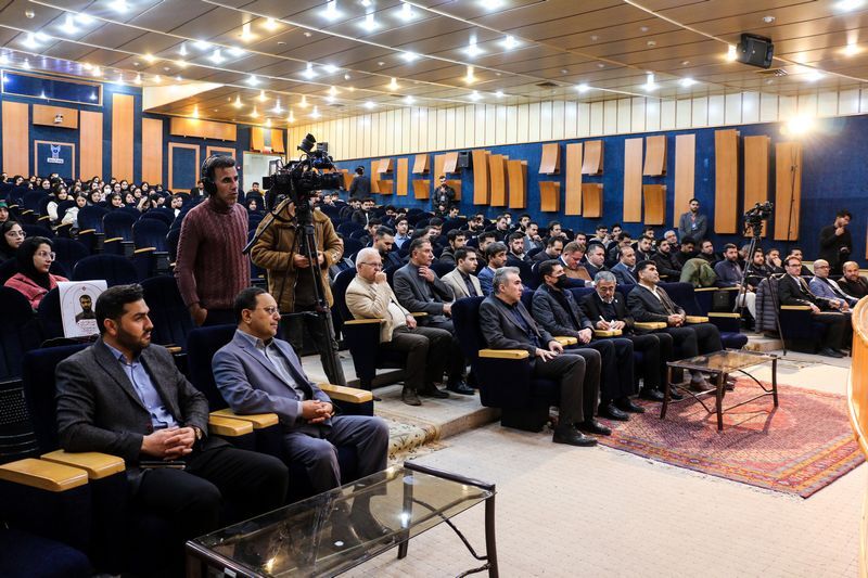 امسال برنامهها را به احترام دانشجویان کنار گذاشتم/دانشجویان باید بدون نگرانی حرفشان را بزنند امسال برنامهها را به احترام دانشجویان کنار گذاشتم/دانشجویان باید بدون نگرانی حرفشان را بزنند