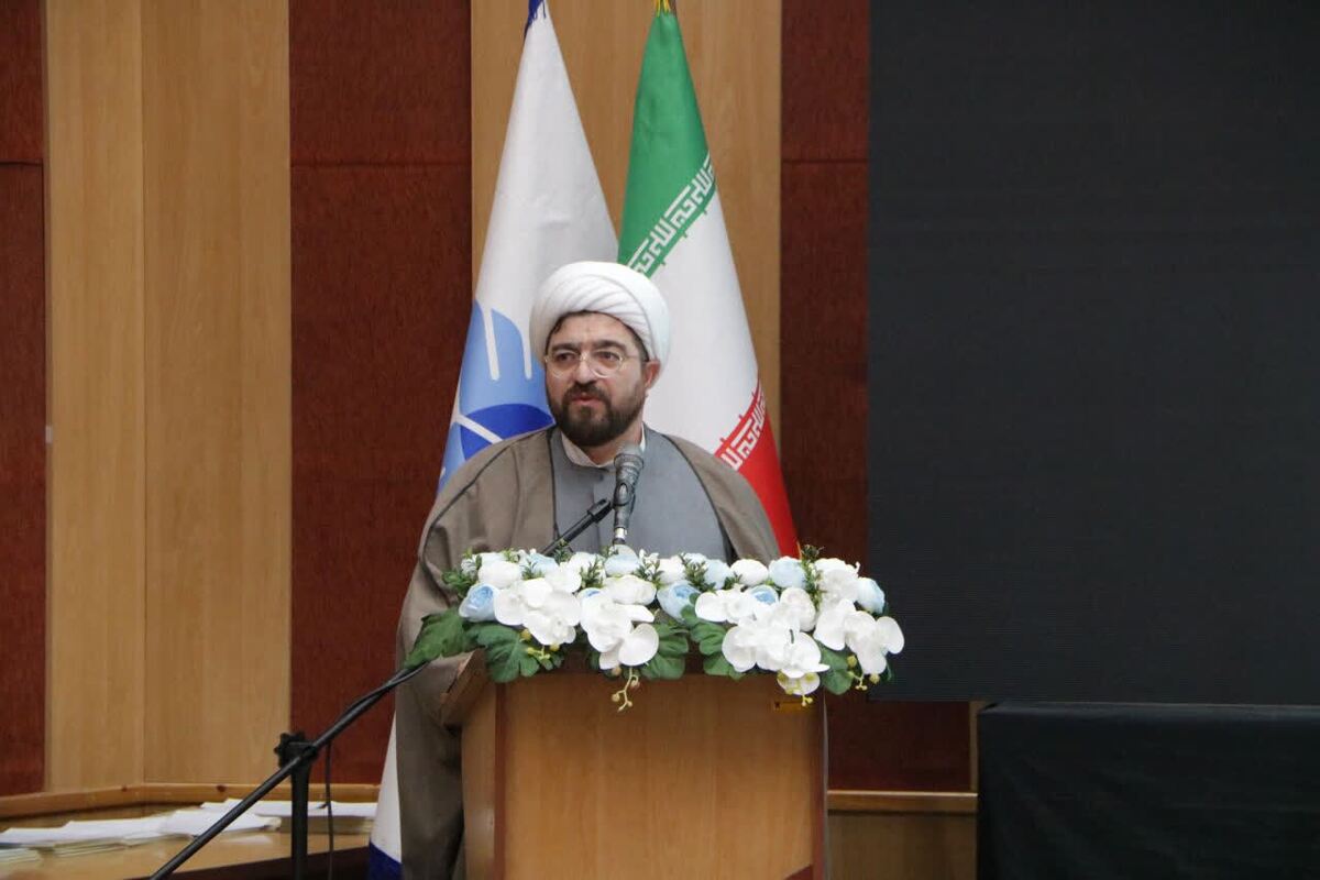 دانشجو نباید بعد از درس بگوید بیکارم!  خود را برای رفع خلأ جامعه مسلح به سلاح مهارت کنید