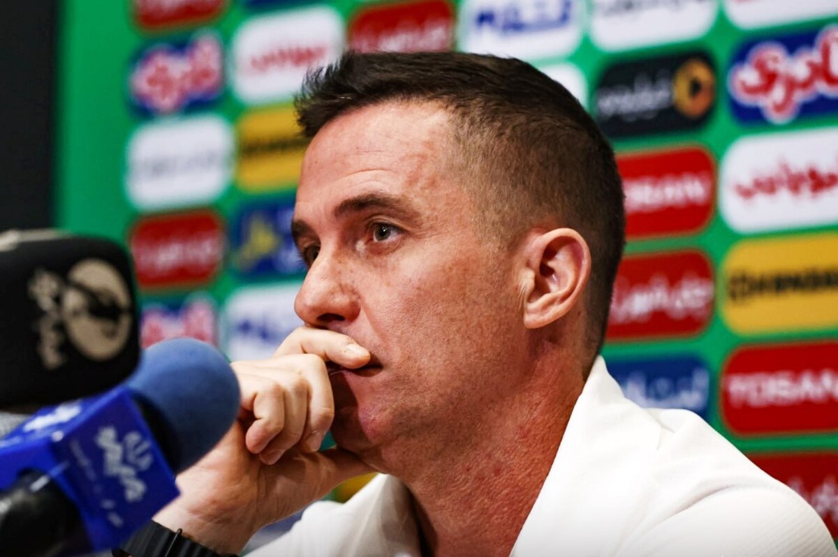 واکنش اوسمار به جادوگری: من کاتولیک هستم و فقط اندازه دروازه را شمردم   ۳ امتیاز دیدارهای باقیمانده را می‌خواهیم