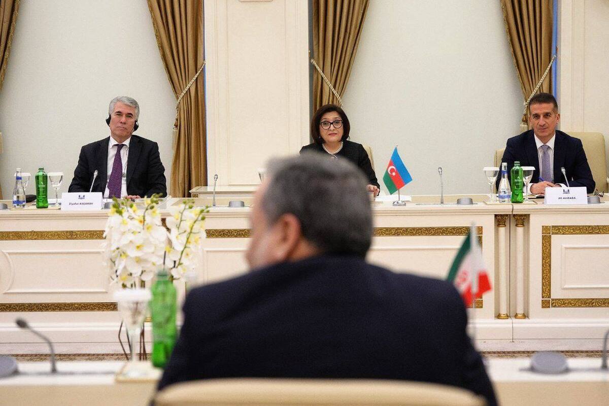 دیدار عراقچی با رئیس پارلمان آذربایجان
