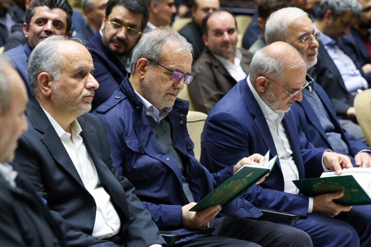 حضور رئیس‌جمهور در مراسم بزرگداشت همسر و فرزندان سقاب اصفهانی + فیلم