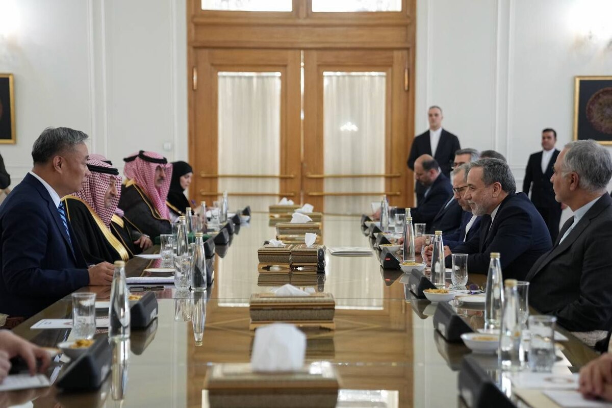 نشست مشترک معاونین وزرای خارجه چین و عربستان با عراقچی