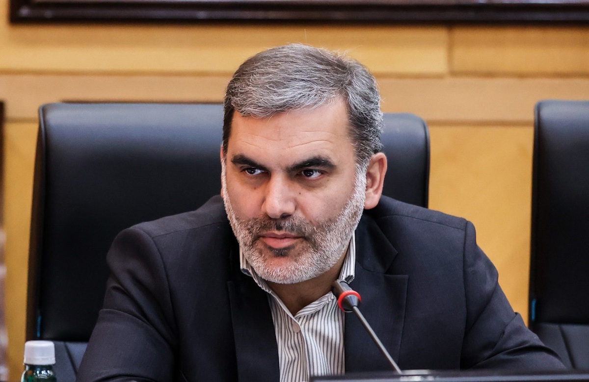 زنگنه: افزایش حقوق باید به تصویب مجلس برسد