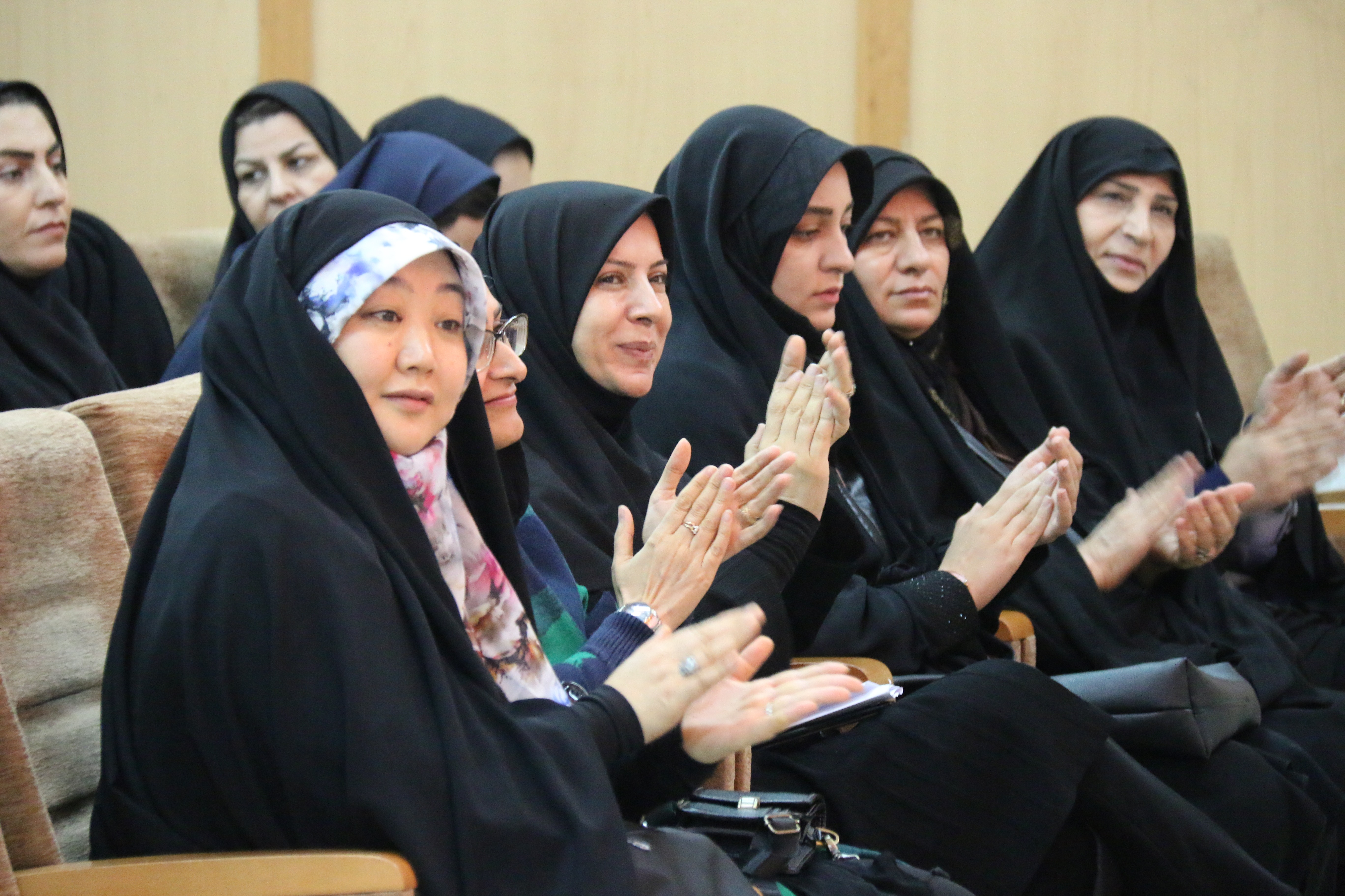 روایت دختری که در سکوت شب سوره «یس» نجاتش داد/ ژاپنیها میگفتند شیعیان را نشنو و گفتم حقیقت با آنهاست روایت دختری که در سکوت شب سوره «یس» نجاتش داد/ ژاپنیها میگفتند شیعیان را نشنو و گفتم حقیقت با آنهاست