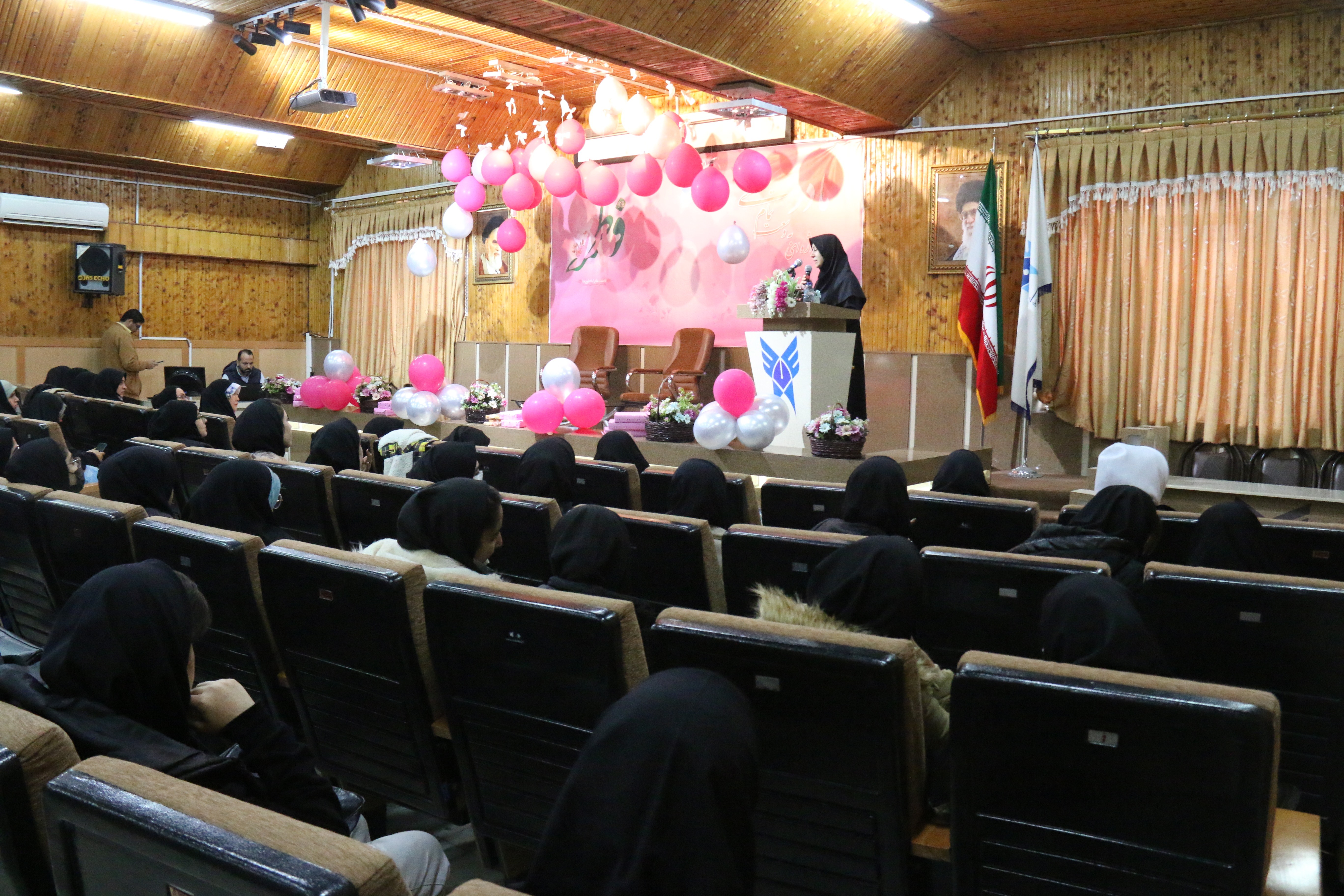 روایت دختری که در سکوت شب سوره «یس» نجاتش داد/ ژاپنیها میگفتند شیعیان را نشنو و گفتم حقیقت با آنهاست روایت دختری که در سکوت شب سوره «یس» نجاتش داد/ ژاپنیها میگفتند شیعیان را نشنو و گفتم حقیقت با آنهاست