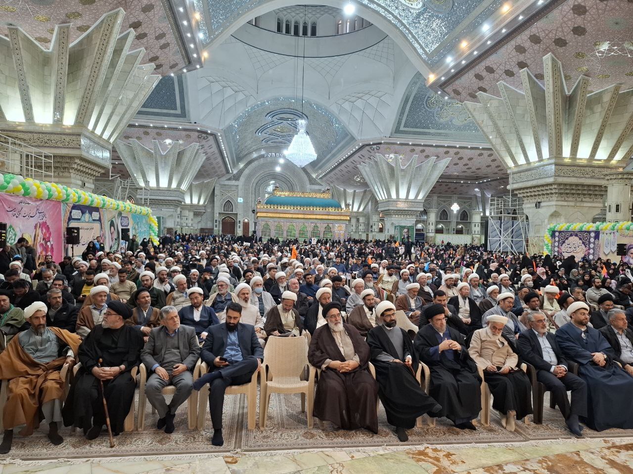 گردهمایی بانوان در حرم امام خمینی(ره) در آستانه روز زن گردهمایی بانوان در حرم امام خمینی(ره) در آستانه روز زن