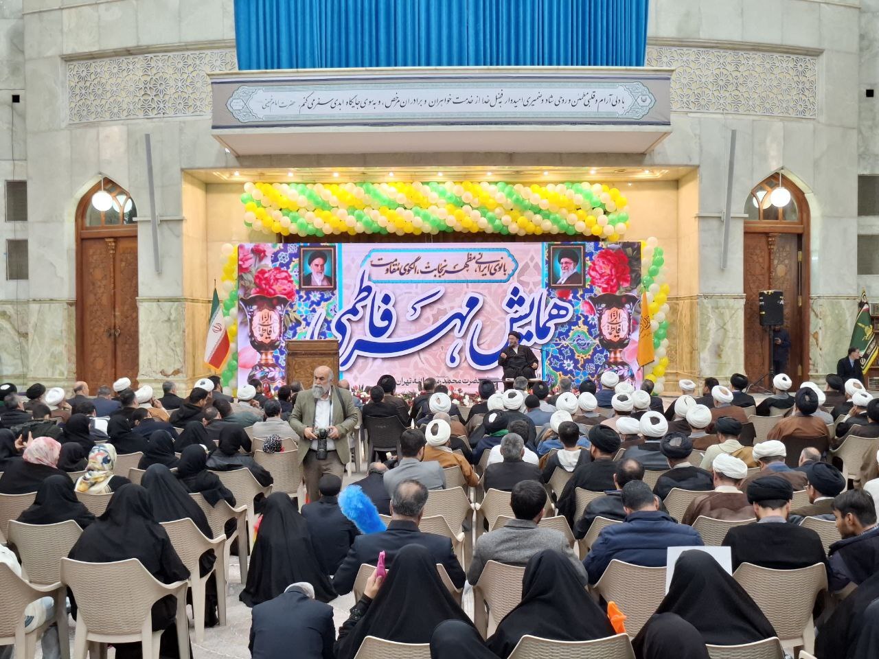 گردهمایی بانوان در حرم امام خمینی(ره) در آستانه روز زن گردهمایی بانوان در حرم امام خمینی(ره) در آستانه روز زن