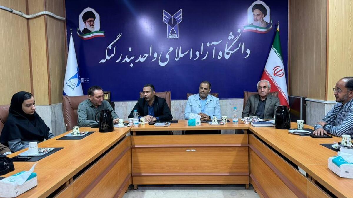 دانشجو باید در متن جامعه حضور داشته باشد