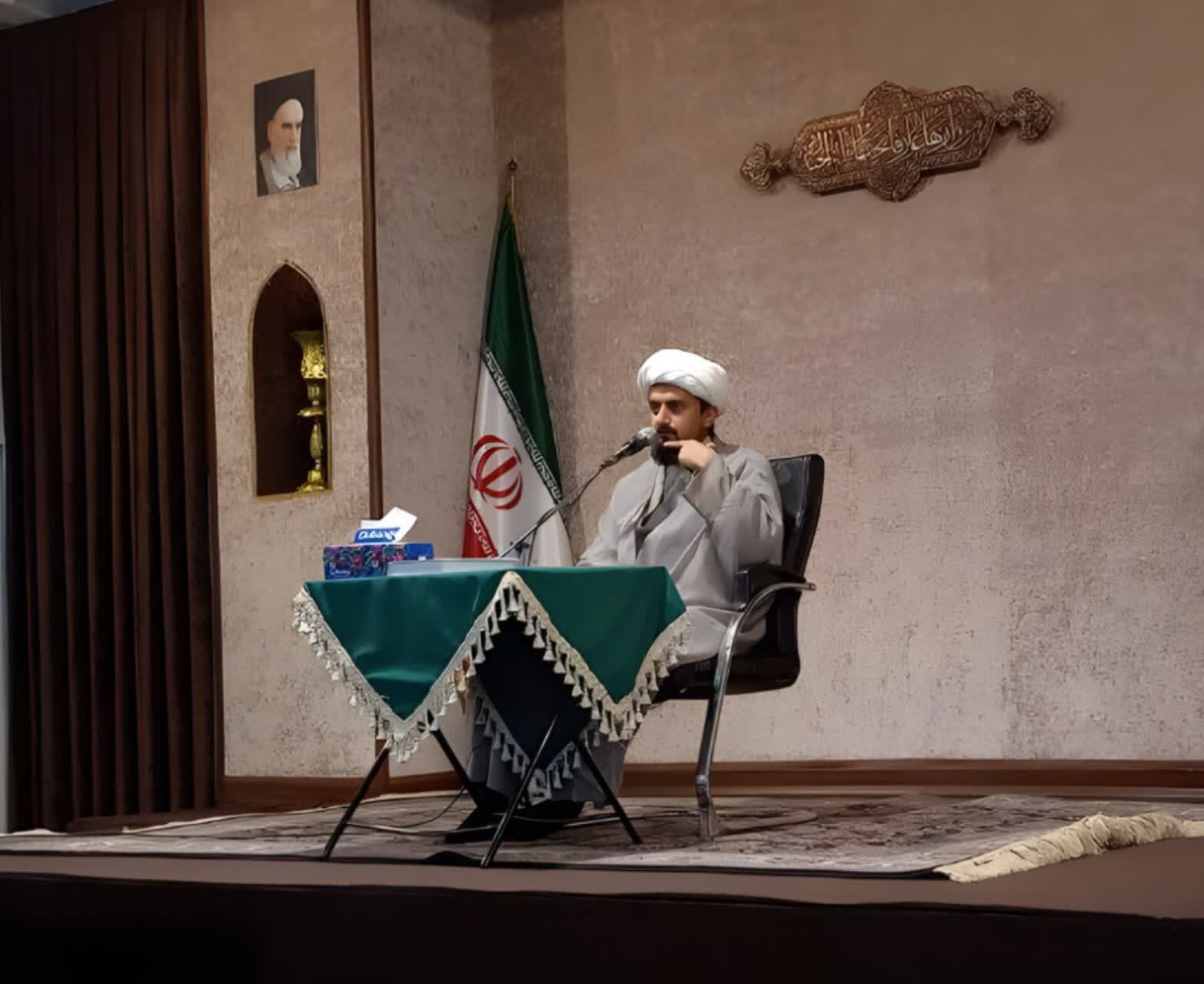 رمزگشایی از سبک مبارزه پنهان حضرت زهرا (س)/ امابیها چگونه مرزهای کنشگری زنانه را جابجا کردند؟ رمزگشایی از سبک مبارزه پنهان حضرت زهرا (س)/ امابیها چگونه مرزهای کنشگری زنانه را جابجا کردند؟