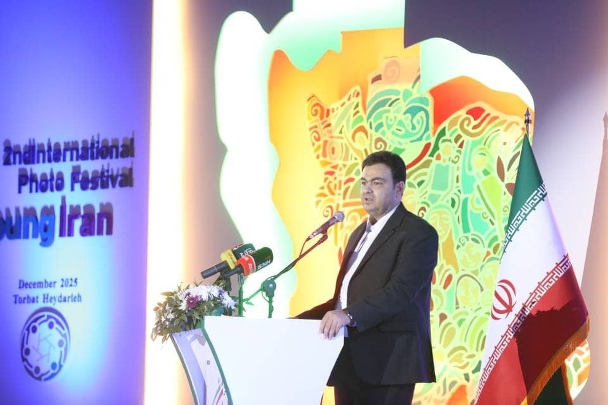 دومین جشنواره عکس «ایران جوان» با مشارکت ۲۴۰۰ عکاس از ۱۱ کشور به خط پایان رسید