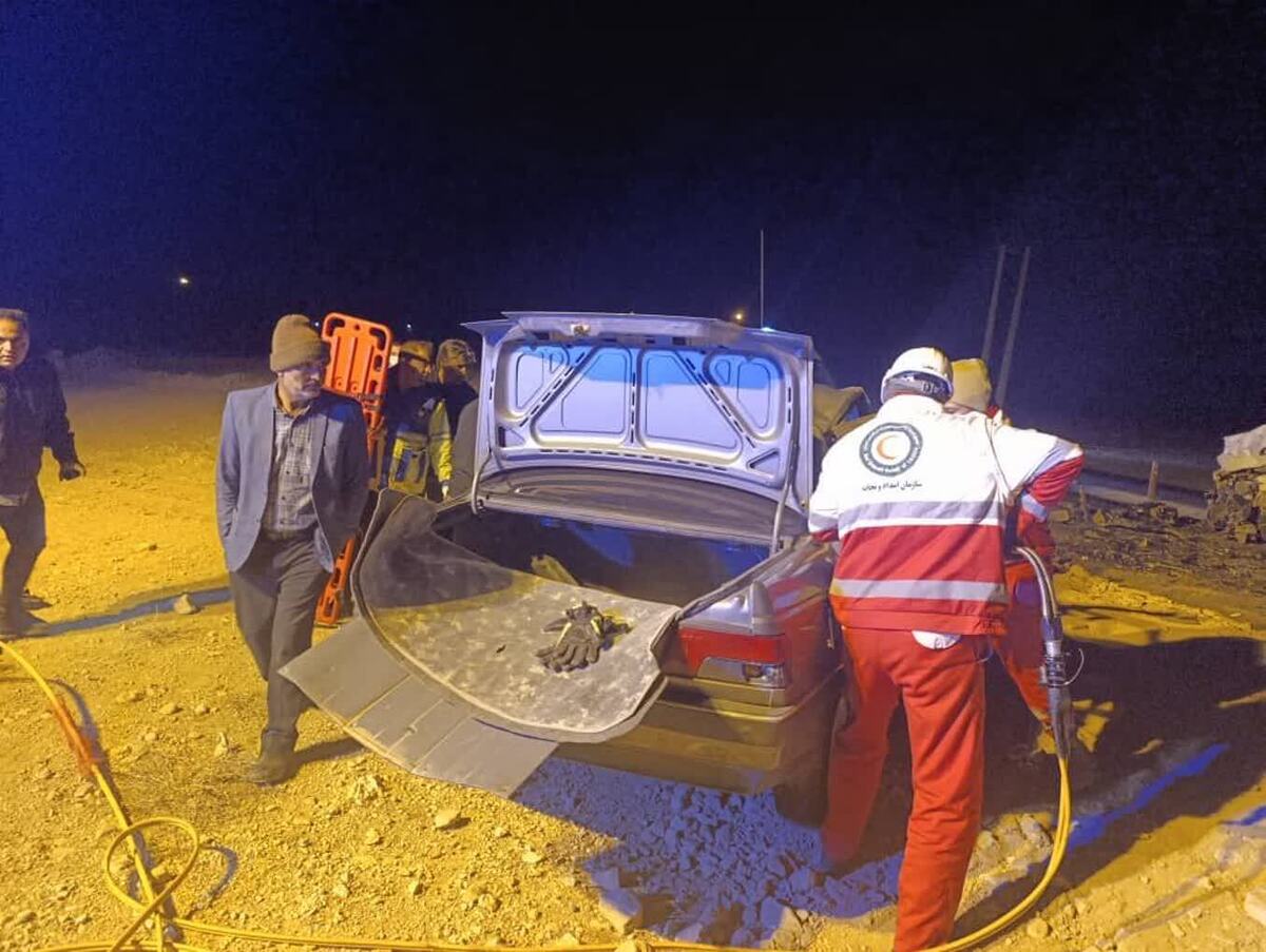 یک فوتی و ۹ مصدوم در تصادف زنجیره‌ای جاده فسا–داراب