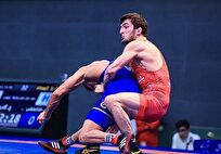 تشویق شش‌تایی‌ها و بدرقه کشتی‌گیر روس با بطری و پرتغال!