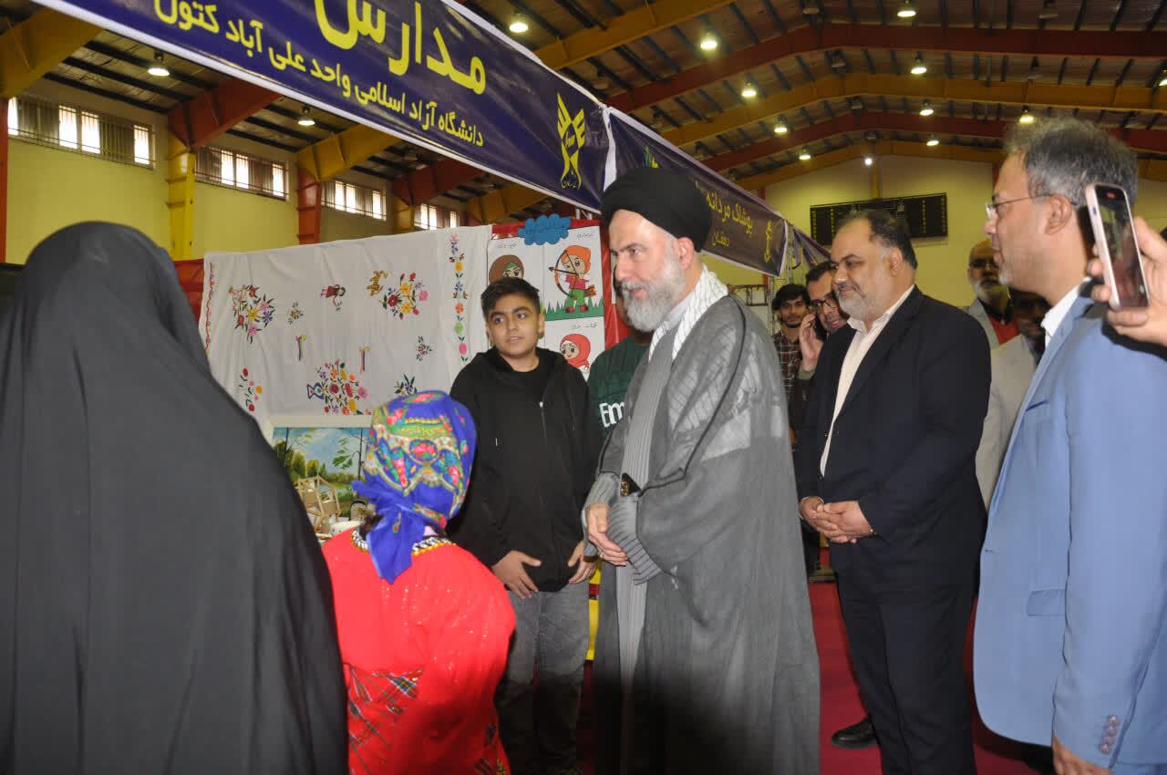 سند تحول دانشگاه آزاد با نمایش ۱۰۰۰ شرکت دانش‌بنیان، صنعت و دانشگاه را پیوند داد