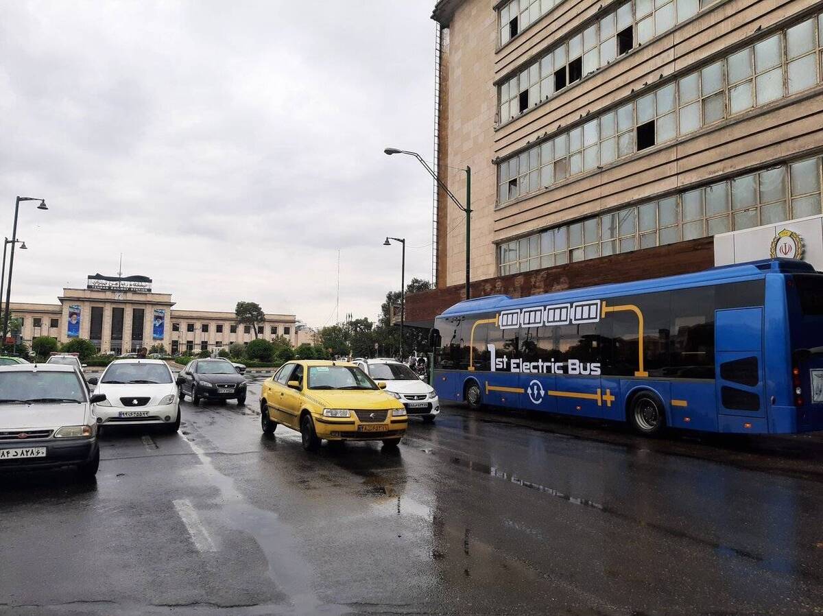 ورود ۵ اتوبوس برقی داخلی به خط جمهوری-بهارستان
