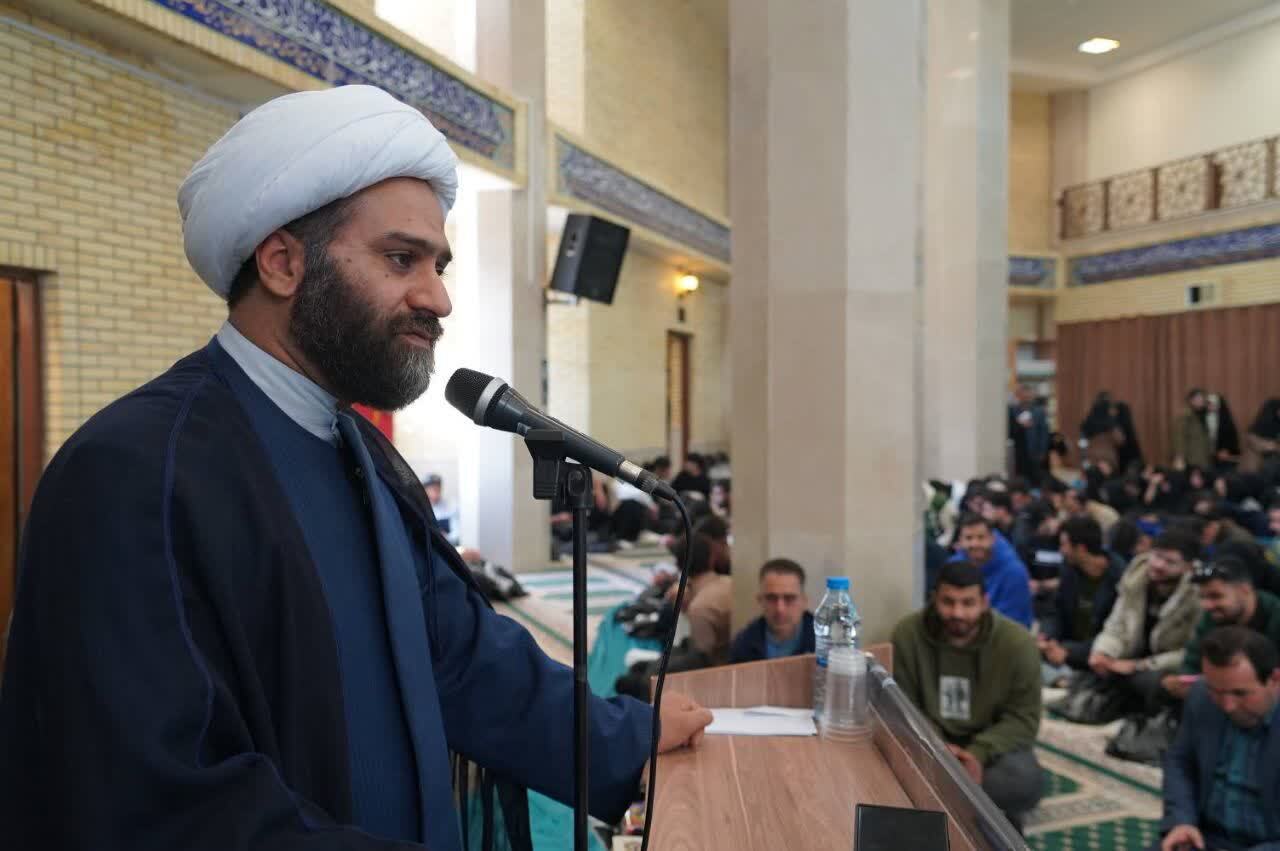 از ولادت کوثر تا محفل قرآن کریم؛ رازی که انسان را اشرف مخلوقات کرد!
