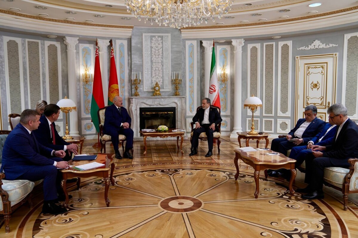 عراقچی با لوکاشنکو دیدار کرد