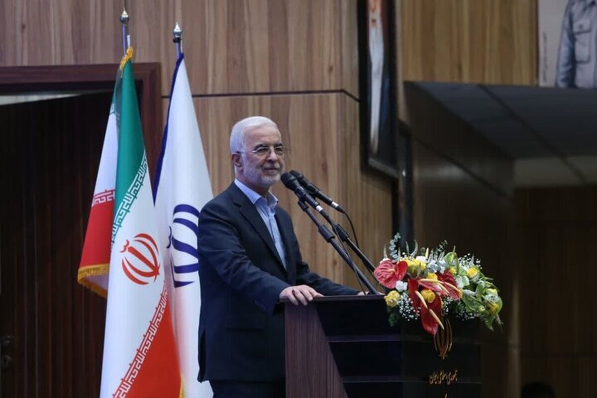 مؤمنی: عبور از نوسانات اقتصادی با ثبات‌بخشی به معیشت مردم و نقش‌آفرینی مؤثر شهرداری‌ها ممکن است