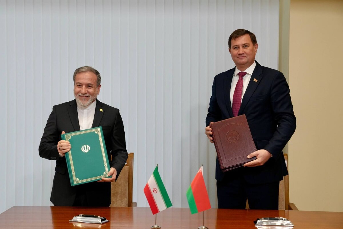 عراقچی: درباره نقشه راه همکاری‌های تهران-مینسک توافق کردیم  رژینکوف: مصمم به افزایش ظرفیت‌های منطقه‌ای هستیم