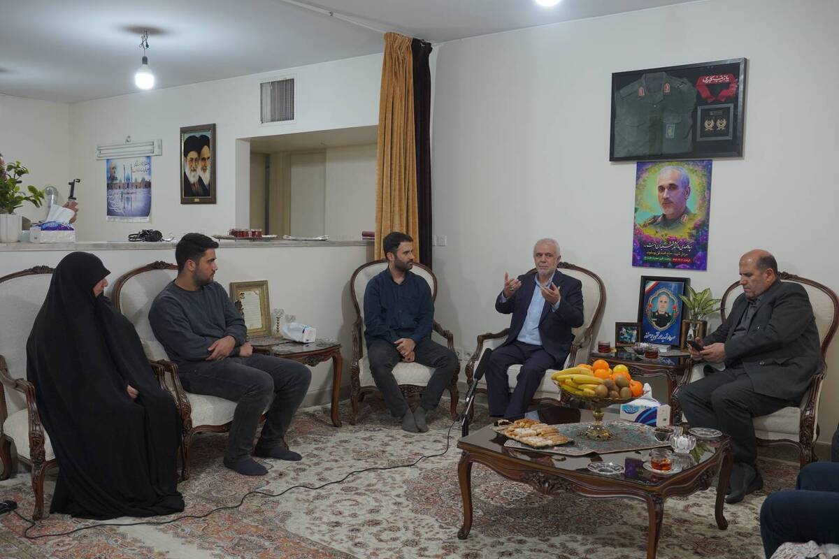 تأکید مقام معظم رهبری بر روایتگری زندگی شهدا