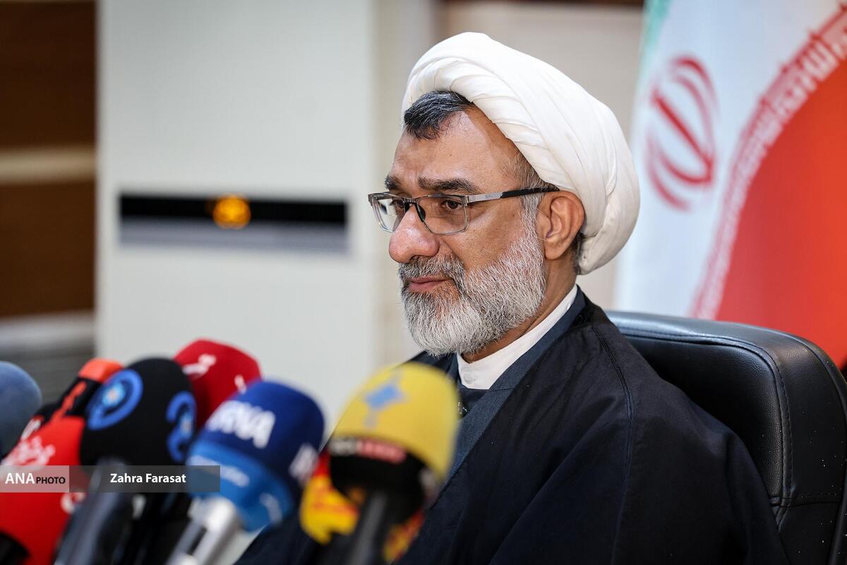 پیوند حوزه و دانشگاه به حل مسائل اجتماعی منجر شد