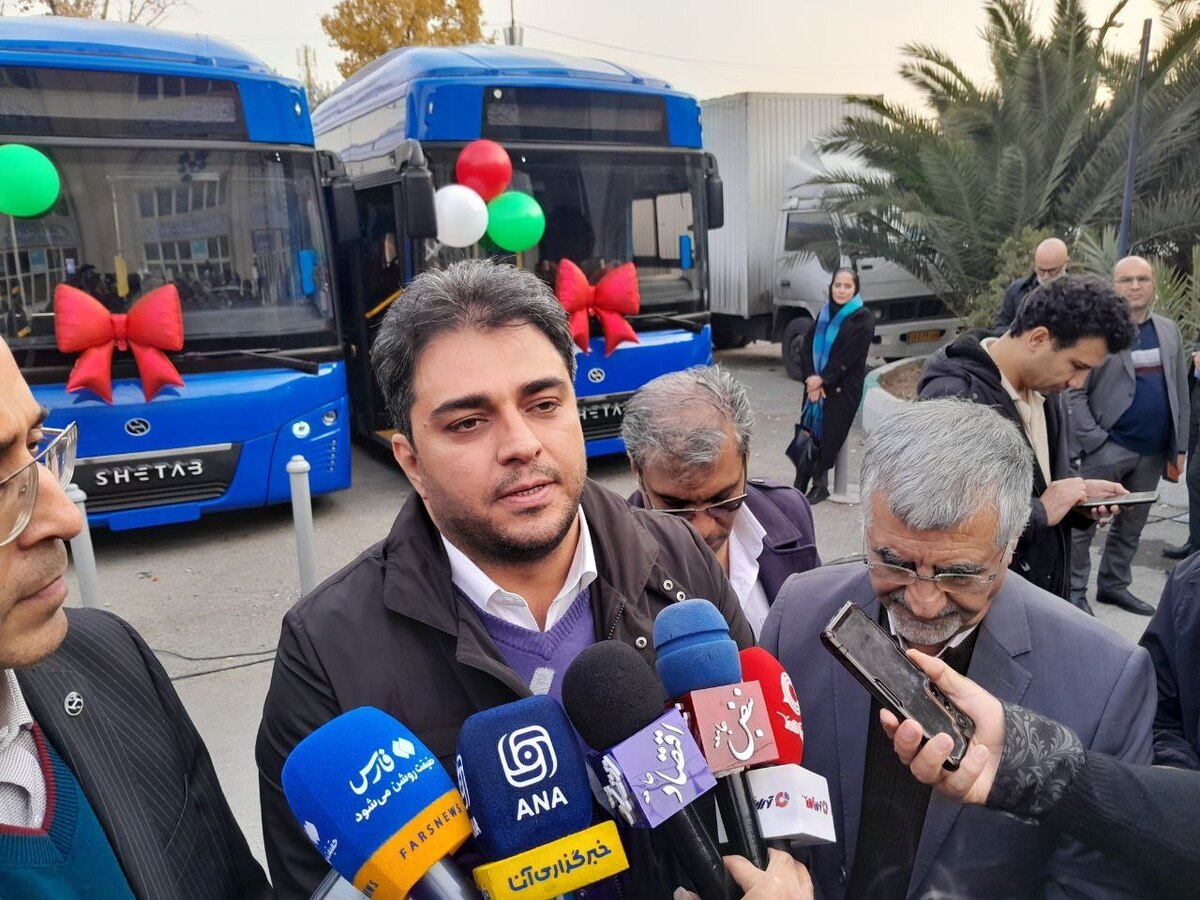 رونمایی از ۵ اتوبوس برقی ساخت داخل در تهران   افزایش ناوگان فعال به ۳۲۰۰ دستگاه