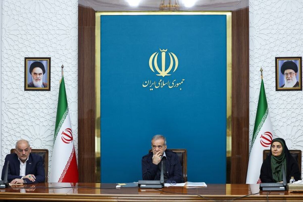 پزشکیان: مهم‌ترین اولویت ما توسعه ناوگان عمومی و تکمیل کریدورهای ریلی کشور است