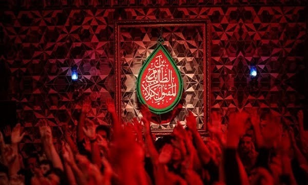 مداحِ مؤثر کسی است که قرآن، شعر و انقلاب را با هم بفهمد/ هیأت جای گناه نیست مداحِ مؤثر کسی است که قرآن، شعر و انقلاب را با هم بفهمد/ هیأت جای گناه نیست