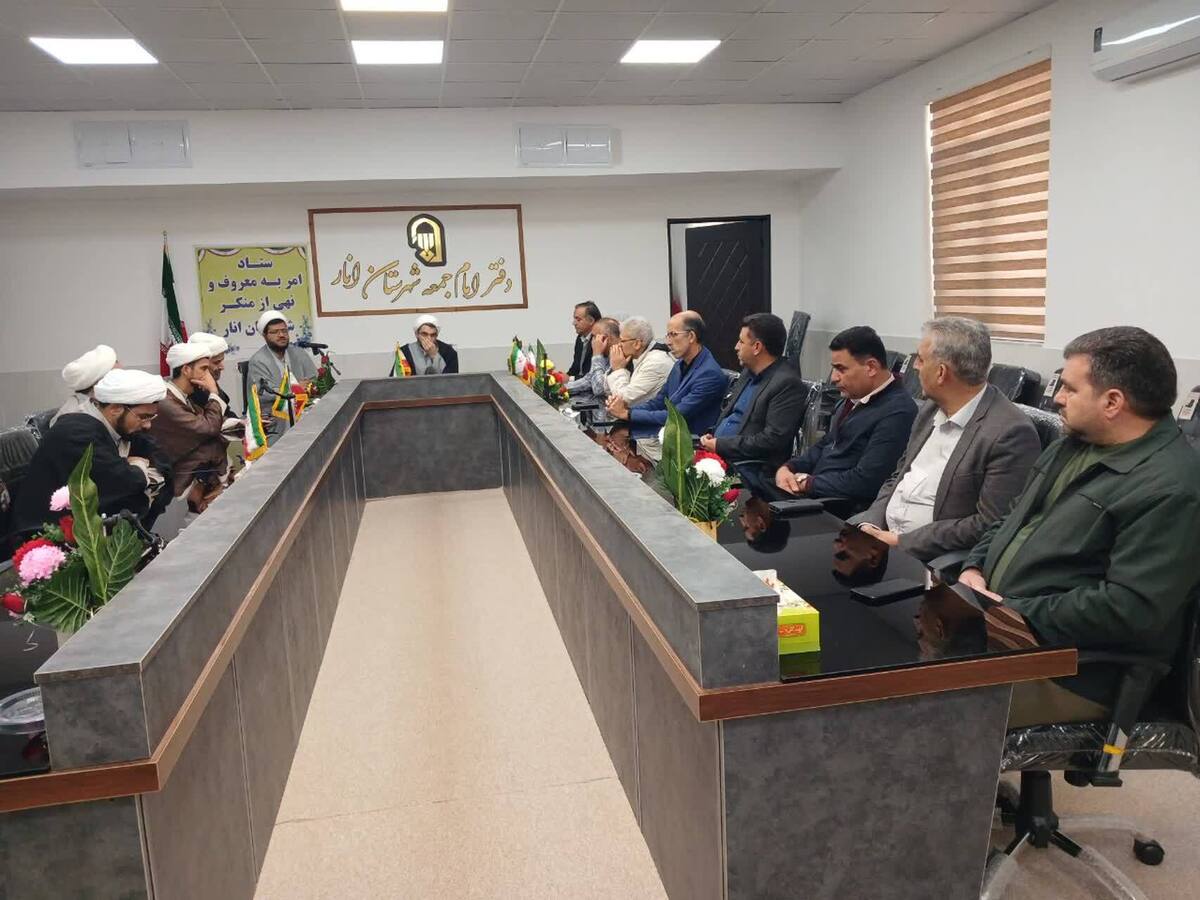 دیدار اساتید دانشگاه آزاد واحد انار با مسئولان حوزه علمیه شهرستان انار