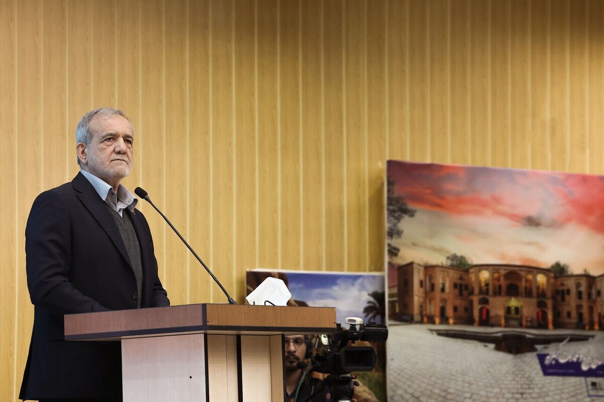 پزشکیان: تلاش کردیم از مدیریت تمرکززدایی کنیم  ضرورت مشارکت مردم در تصمیم‌گیری