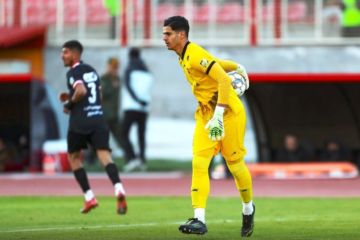 ابراهیمی: در چنین بازی‌هایی نمی‌توان دنبال مقصر بود  دروازه‌بان‌های پرسپولیس و تراکتور نمره قبولی گرفتند