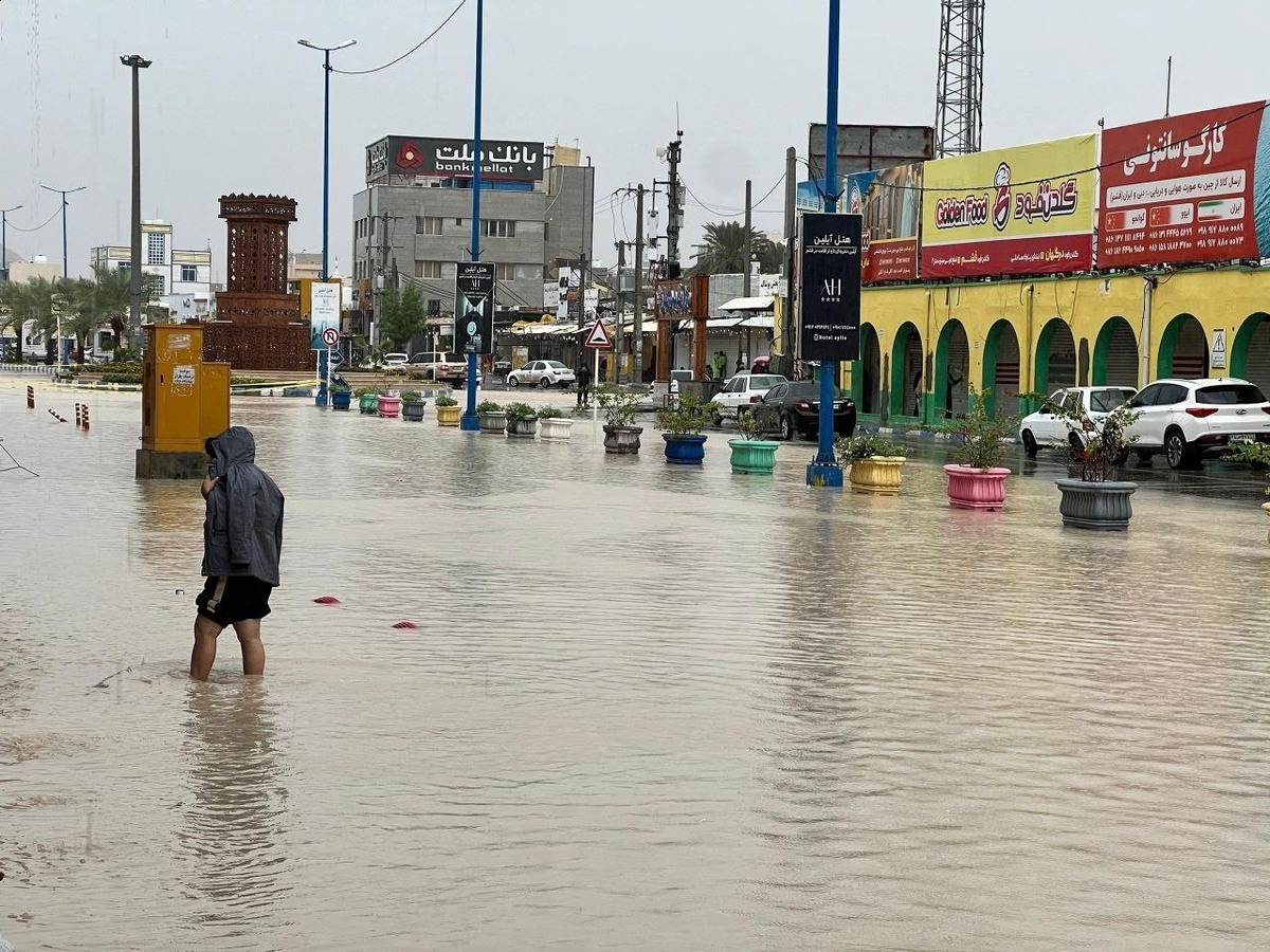 نماینده شورای‌عالی مناطق آزاد برای بررسی شرایط پس از بارندگی به قشم اعزام شدند