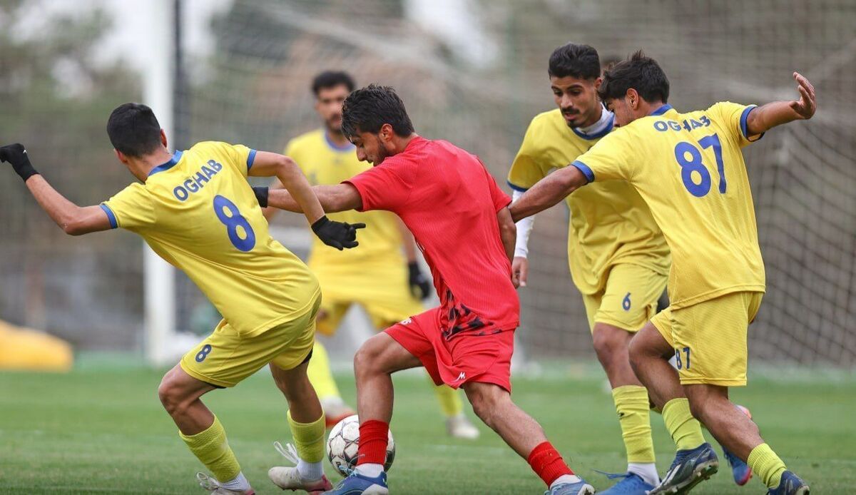 برد ۴ گله پرسپولیس مقابل عقاب در دیداری دوستانه  بازگشت صادقی از تمرینات تیم ملی امید