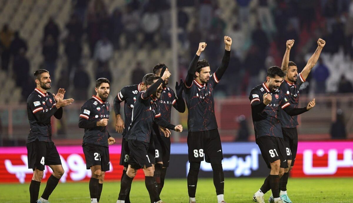 حلالی: پرسپولیس در نقل‌وانتقالات تیم کاملی جمع نکرد  با باقری حتی نباید با صدای بلند صحبت کرد چه برسد به توهین کردن!