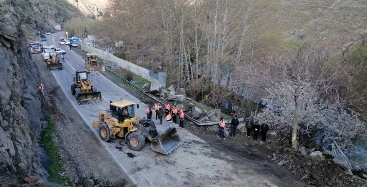 انسداد موقت محور چالوس به دلیل عملیات راهداری  مسیر‌های جایگزین مشخص شد