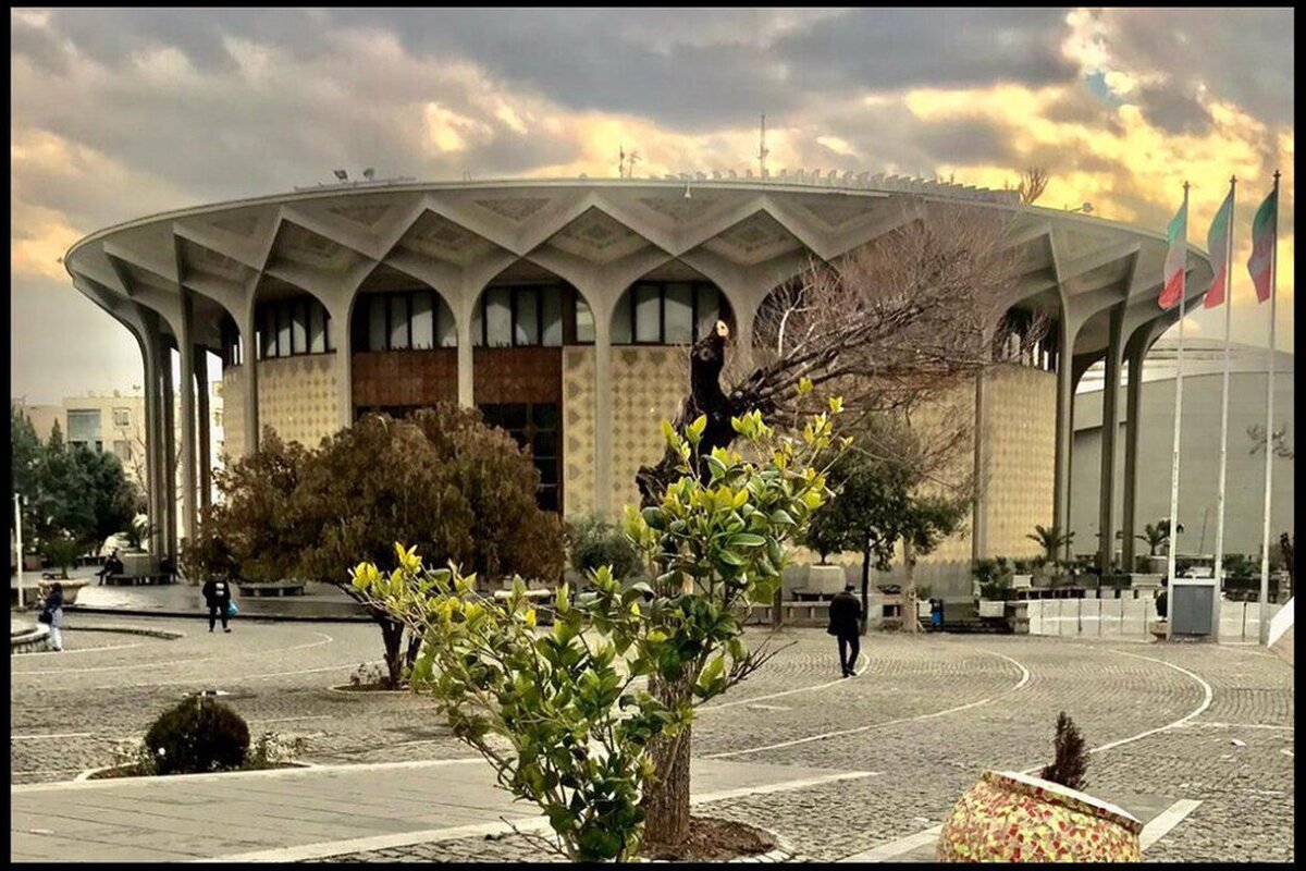 صدرنشینی «باد زرد ونگوک» در تالار اصلی  تداوم استقبال مخاطبان از تئاتر شهر