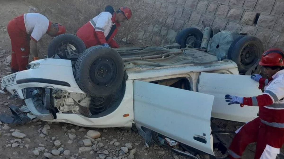 سقوط سواری سمند از پل با ٣ جان‌باخته در کرمان