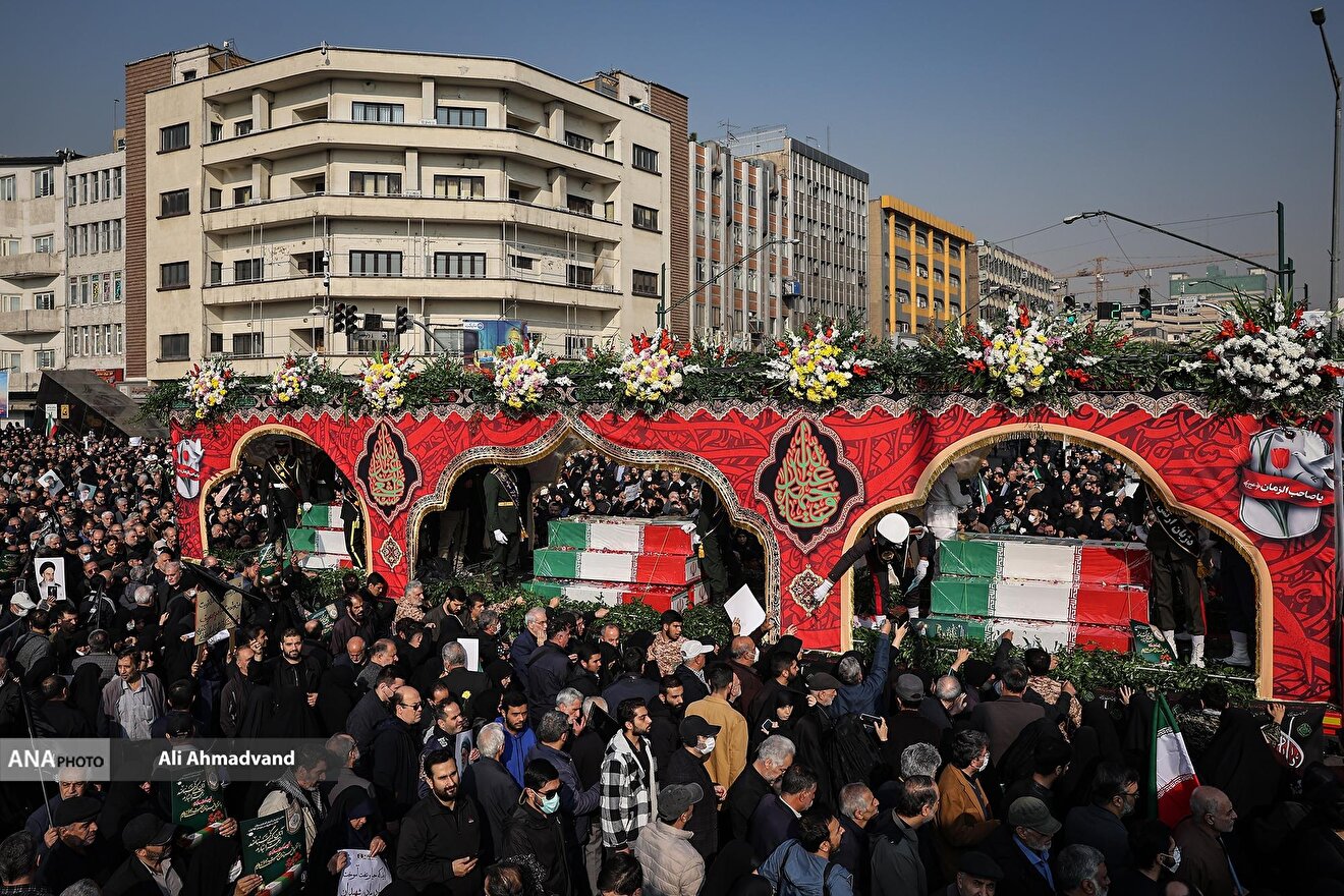 مراسم تشییع 100 شهید گمنام در تهران