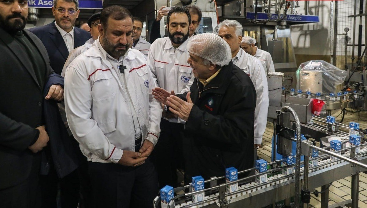 بازدید دادستان تهران از شرکت پگاه  ورود دادستانی به تخلفات مربوط به بازار لبنیات