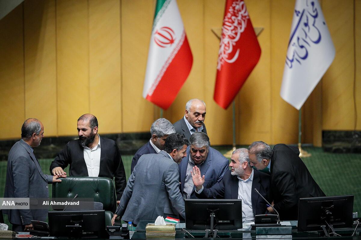 نیکزاد: سازمان برنامه و بودجه موظف به پرداخت یارانه نانوایان است