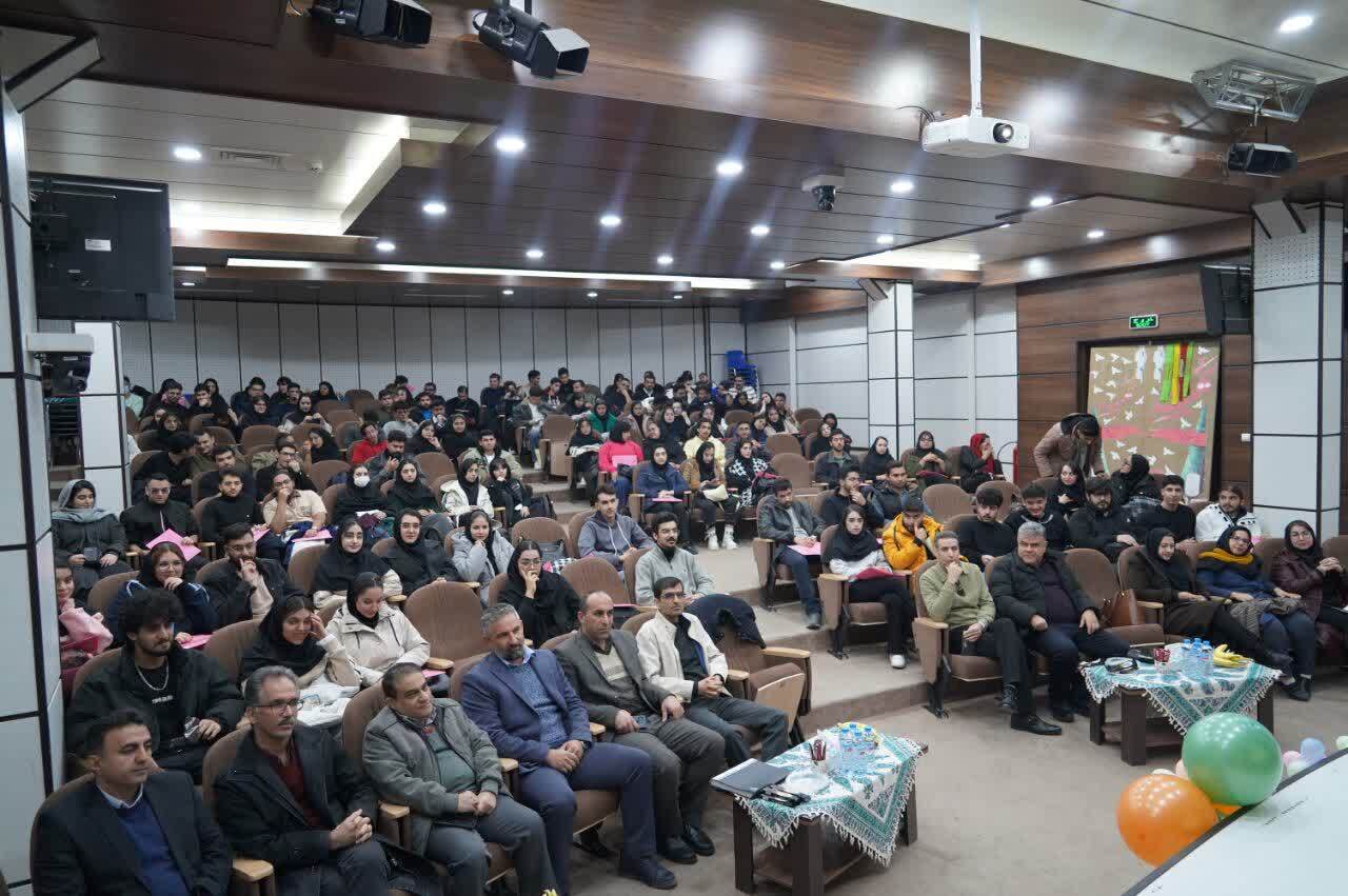 همایش آغاز مسیر دانشجویی در دانشگاه آزاد شیراز با تأکید بر دانش، اخلاق و نوآوری
