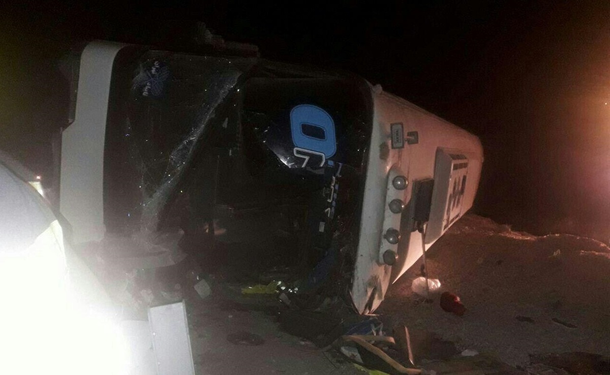 واژگونی مرگبار اتوبوس مسافربری در جاده سبزوار+ فیلم