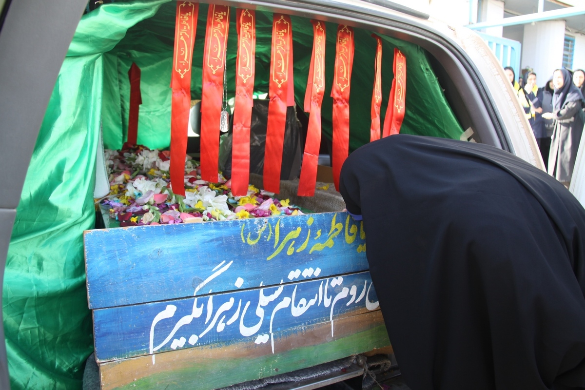 شهید گمنام، معلم اول سما  بوی باروت و عطر پاییز شروع به وزیدن گرفت